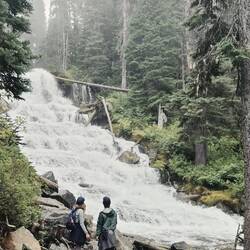 Einen bzw. mehrere Wasserfälle gab es auch: Holloway Falls.
