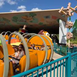 Slinky Dog Zig Zag Spin