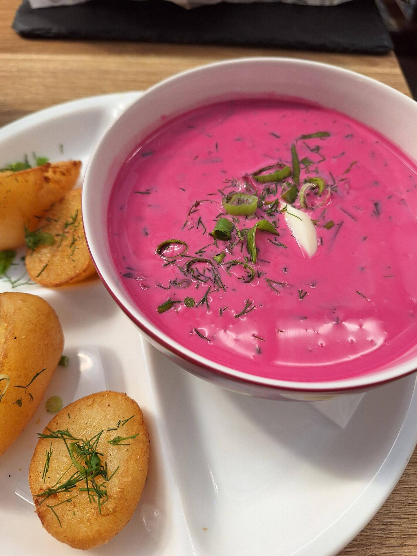 Mittagessen ,kalte Suppe