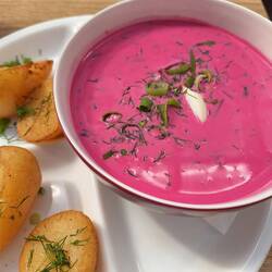 Mittagessen ,kalte Suppe