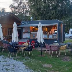 Der Foodtruck im Camp