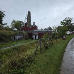 In der Fabrik wurde der abgebaut Kalk gebrannt