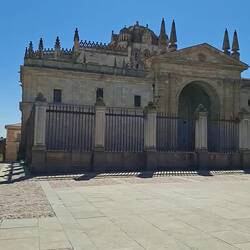 Place de la cathédrale de Zamora, on ne se marche pas dessus 😂