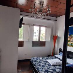 Unser 5-Bettzimmer von der Tür aus