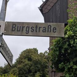 Nach einigen Stunden Fahrt wieder in der Burgstraße...