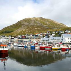 Honningsvåg waterfront reflections = double the pleasure.