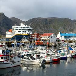 Along the waterfront of Honningsvåg.