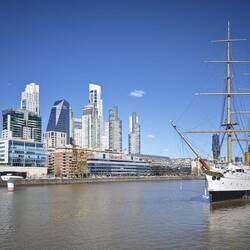 Am Rio Dique im Stadtteil Puerto Madero