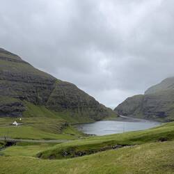 The lagoon that closes up in low tide