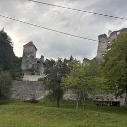Spontan entdecke die Burgruine Grad Kamen