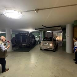 Unglaublich diese private Tiefgarage mitten in der Altstadt von Bormio! Dir hat Millionen gekostet.