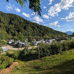 Die Gegend um den Campingplatz, alles voller Apfelbäume