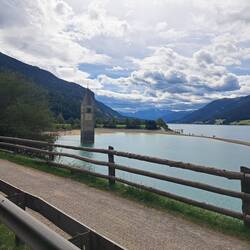 Der versunkene Kirchturm im Rechensee