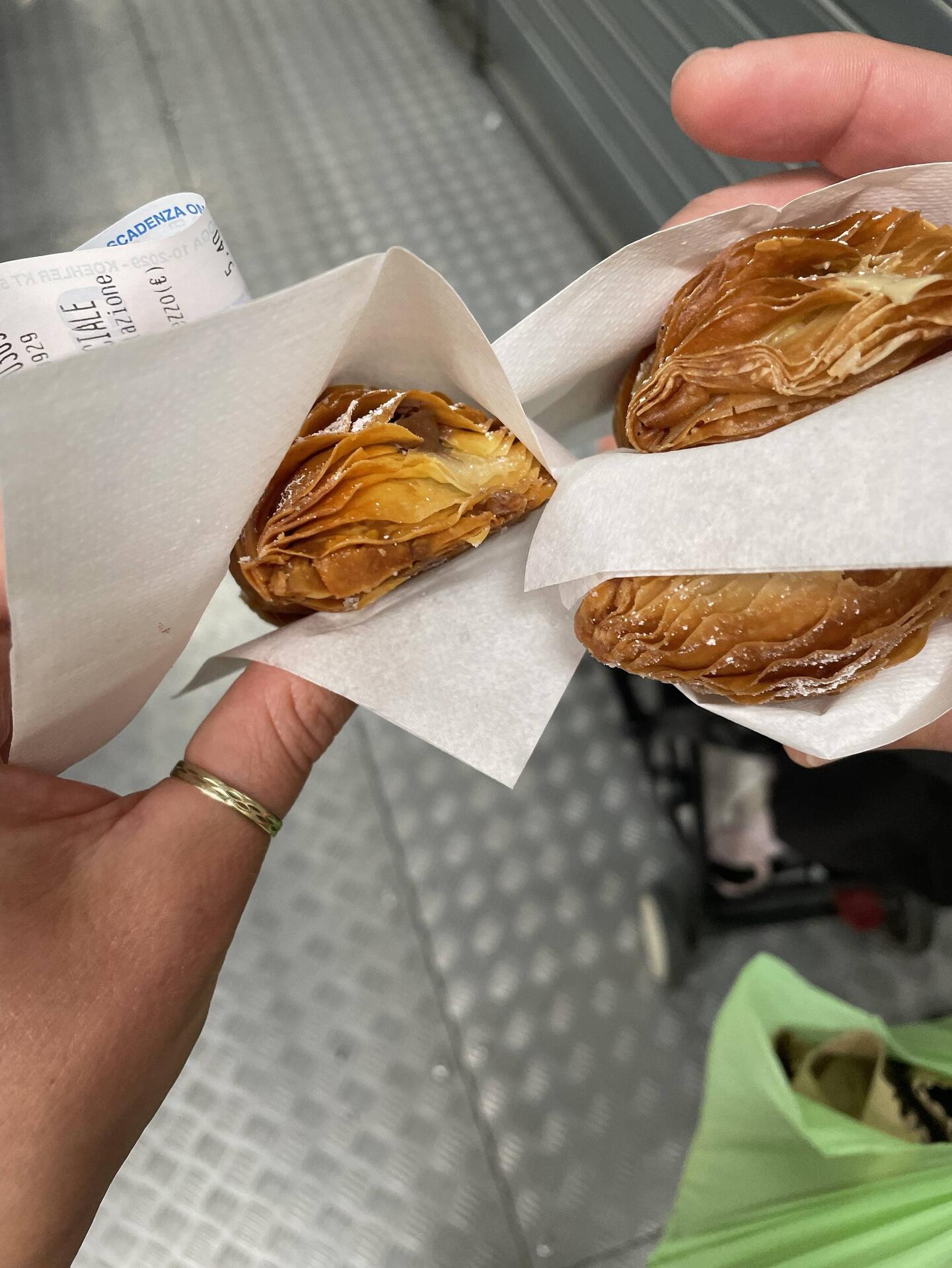 Köstliche gefüllte Cornetti