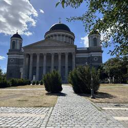 Sehr beeindruckend die Basilika. Leider alles auf Ungarisch.