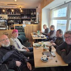 Frühstück im Nejencafe