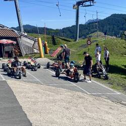 … vielleicht mit diesem Gefährt runter fahren? … 😜