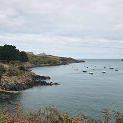 Blick auf die kleine Bucht des Campingplatzes
