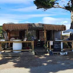 Die kleine Chiringuito des Campingplatzes ☕️🥖🍟🍔🍕🍹