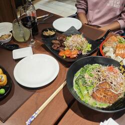 Drei deutsche Touris speisen japanisch im chinesischen Viertel in Argentinien 😜