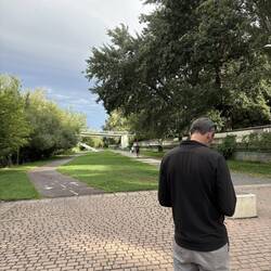 Linear park along both sides of Bernesga River