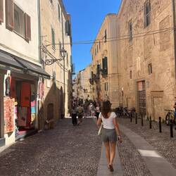 Schlendern in Alghero (ziemlich viel los, aufgrund Ryanair-Flughafen)