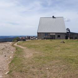 Die Hütte auf der Spitze