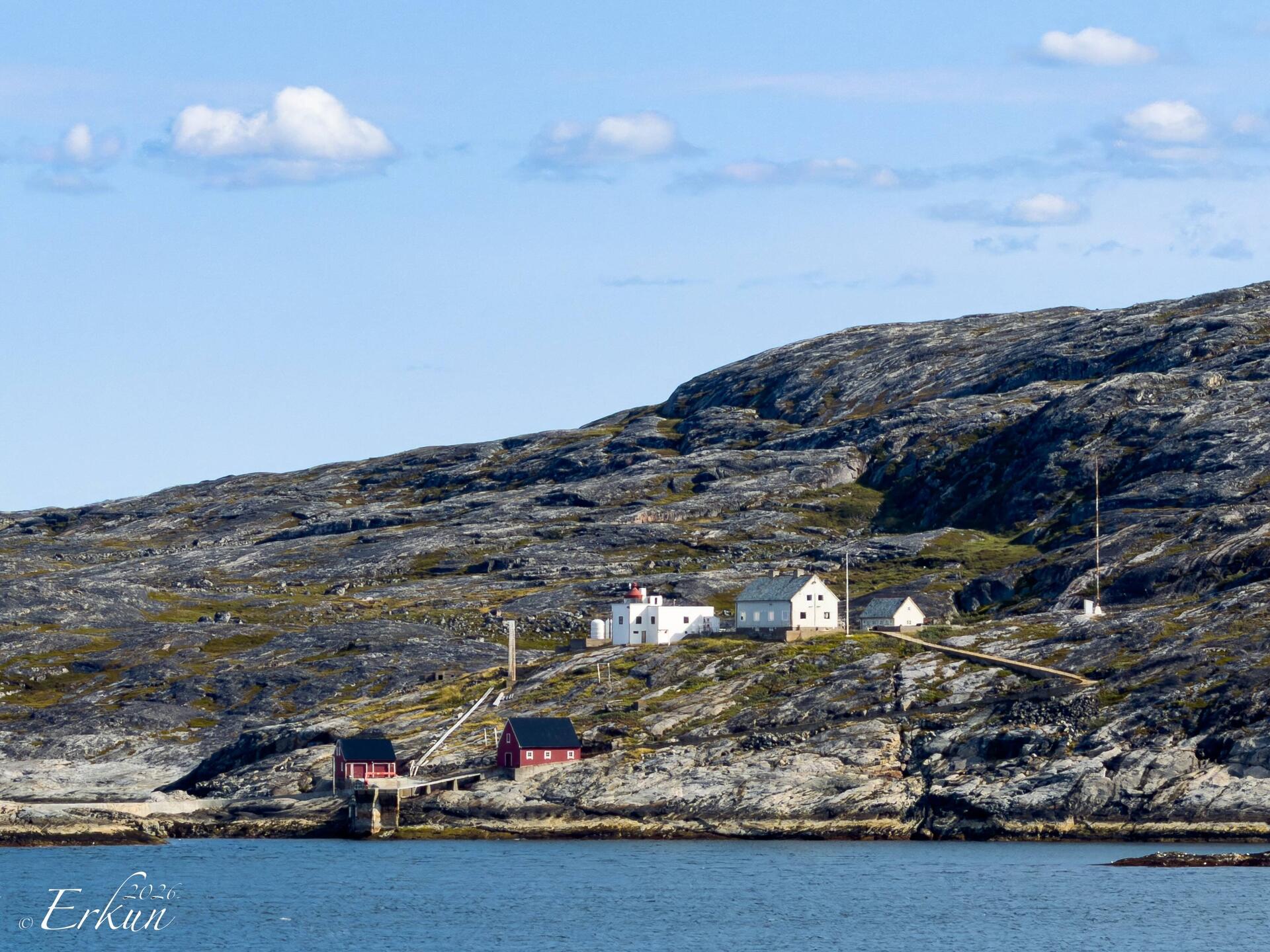 Bøkfjord Lighthouse ... as we leave Kirkenes.