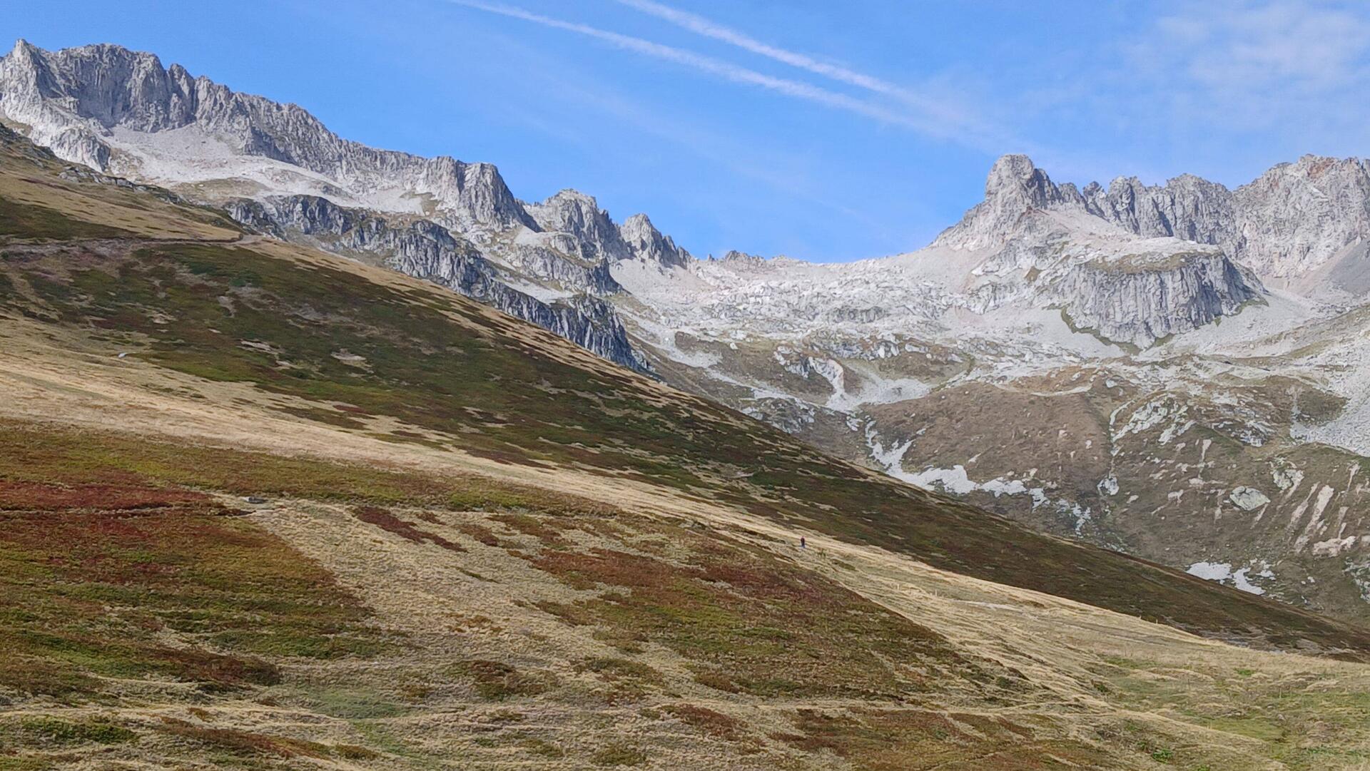 Udsigt fra Col de la Madeleine op mod passet/sadlen vi havde udset os