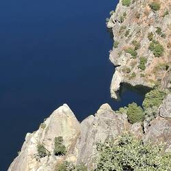 Le bleu, ce n'est pas le ciel, mais le Douro en bas à la verticale !