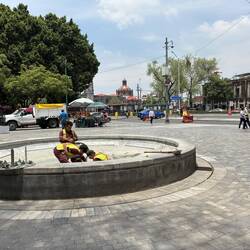 An everyday scene in the heart of Hidalgo, at the eastern end of the Alameda