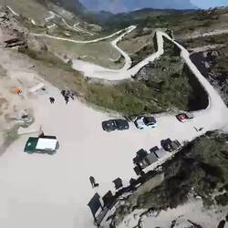 ...ein Drohnenflug über den Colle delle Finestre. Geile Sache!