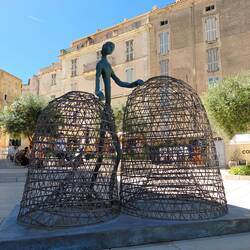 Sculpture representing the fishermen and women of the past