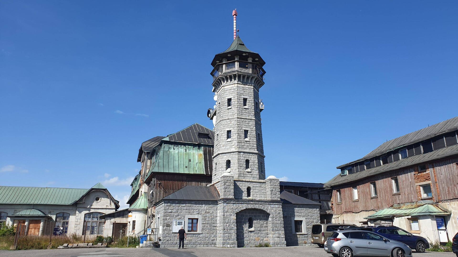 Erst ein Turm...