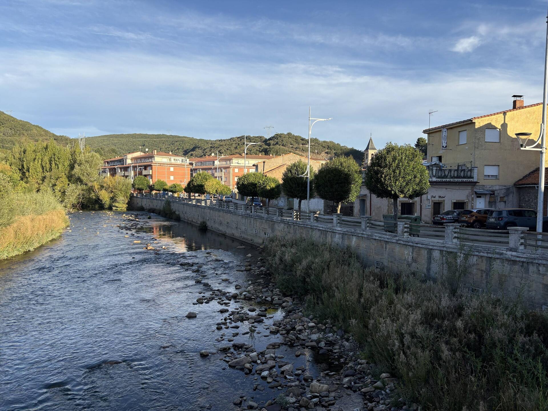 Leaving La Pola de Gordon and the Bernesga River