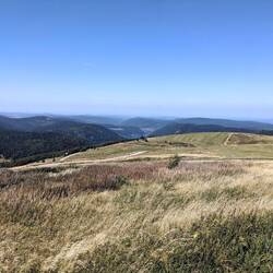 Hinten Mitte Lac de Langemer, wo wir dann noch baden