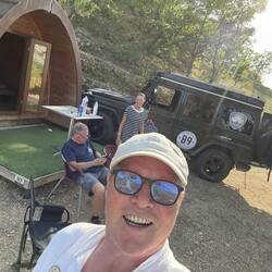 Endlich angekommen am (Camping)Platz des Adlers (Camping d'Aigle).