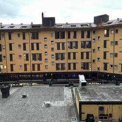 Utsikt över lugn innergård