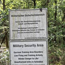 Jetzt wird's wieder militärisch...