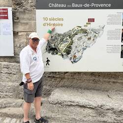 Baux-de-Provence. Sagenhafte Festung in sagenhafter Landschaft sagenhaft überlaufen.
