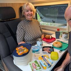 Frühstück diesmal im Camper