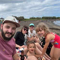Unser heutiges Gruppenfoto ✅️ am Strand - zur Freude aller.