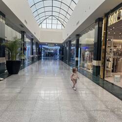 Alone in the Mall - Vorteile vom frühen Aufstehen
