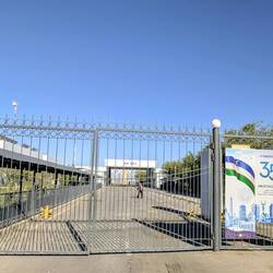 Secret shot of the border area - imagine the two gates beyond the gate