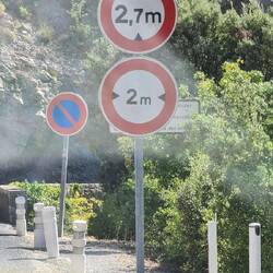 Roadmission Nr. 1: Gorge de Galamus. Eine Straße am Abgrund. Ein Straße in grandioser Natur.