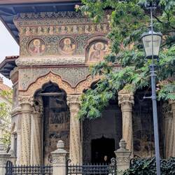 The Church of the "Stavropoleos" Monastery Biserica Mănăstirii "Stavropoleos"