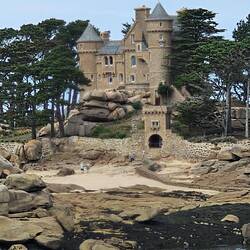 Das Château ist seit 1988 Zweitwohnsitz von Didi Hallervorden.