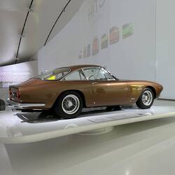 Nu svär jag väl i kyrkan men den skulle likaväl kunna vara en Porsche eller Jaguar