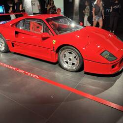 En sådan här har Lewis Hamilton som privatbil