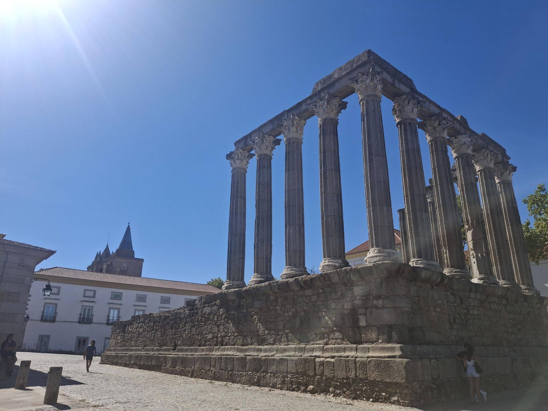 Évora